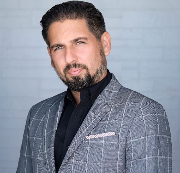 photo of agent, Dan Neuman